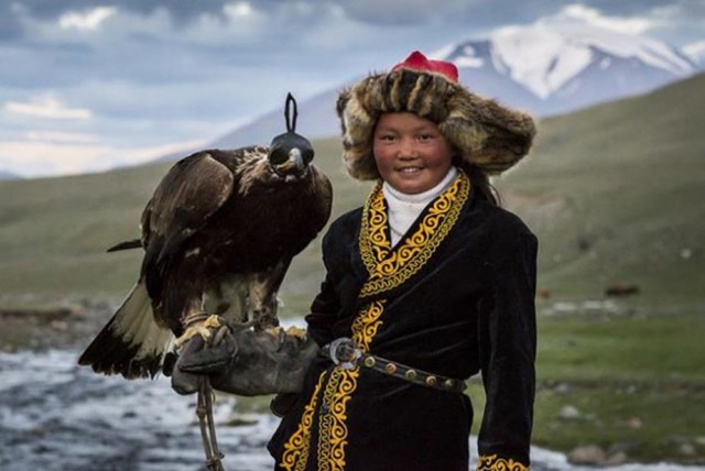 The Untold History Of Eagle Huntresses