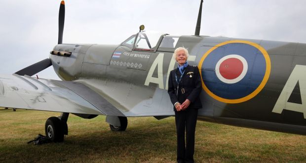 Mary Ellis with Spitfire 7bd71