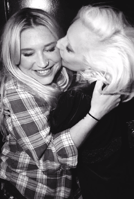 gif lady gaga vs kesha 40928284 268 397 1d797