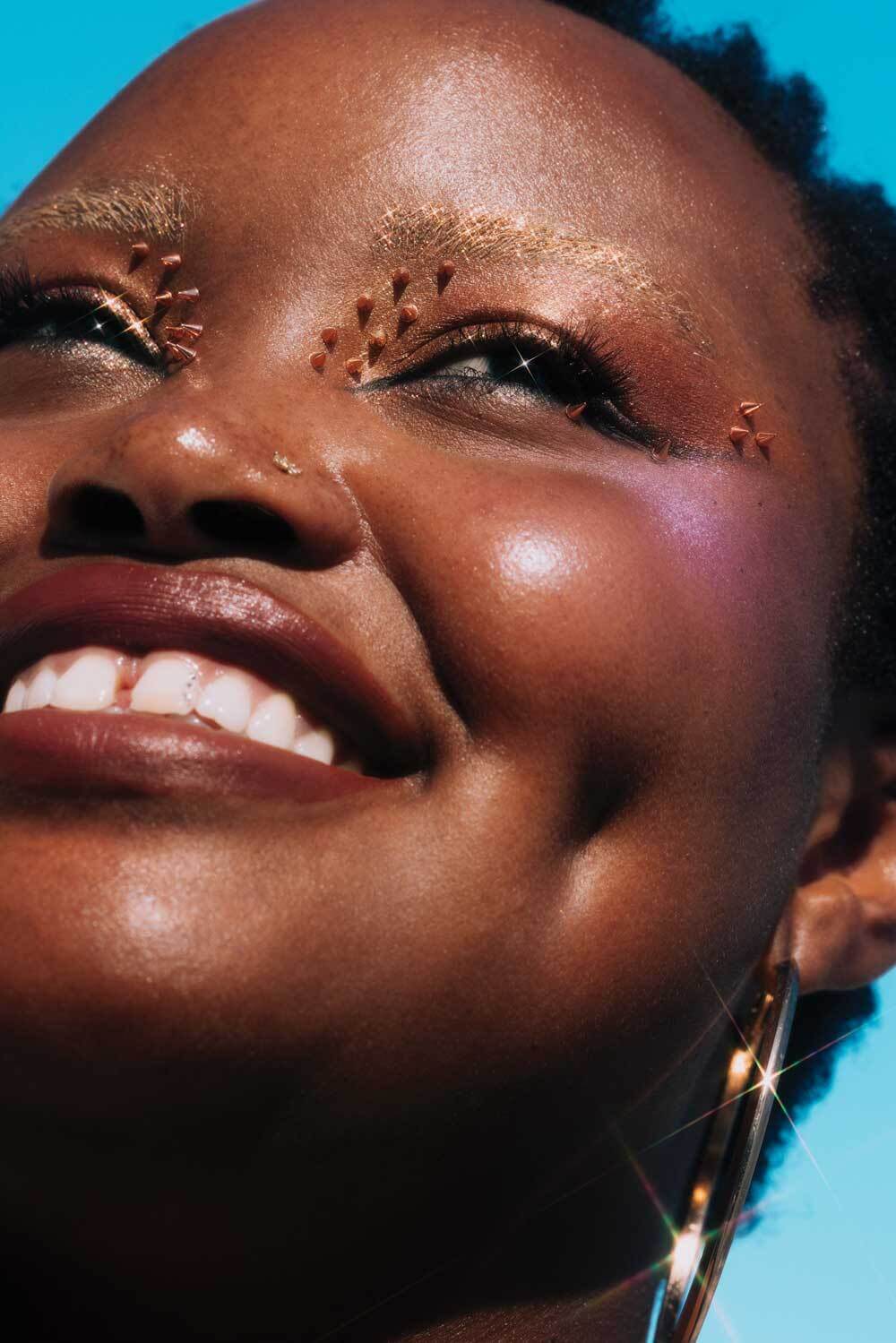 BUST LOOKS pic 5 d4454