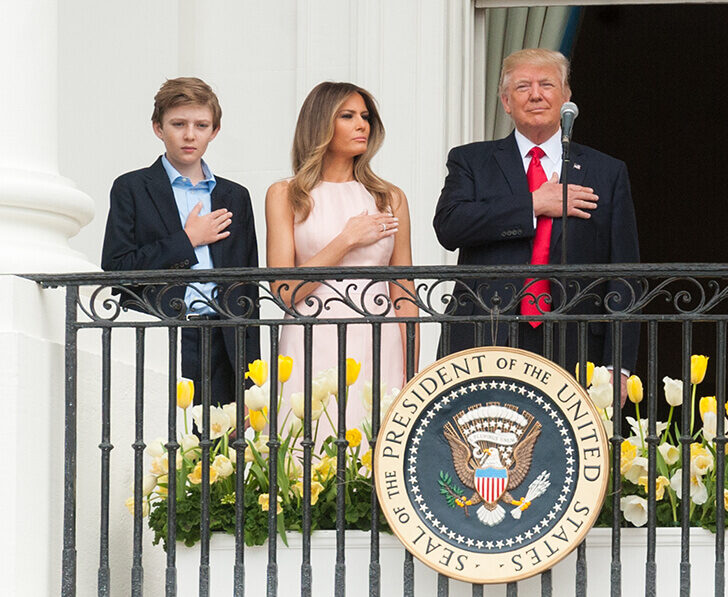 Barron_Melania_and_Donald_Trump_at_2017_Easter_egg_roll_33573170283_cropped_4b78a.jpg